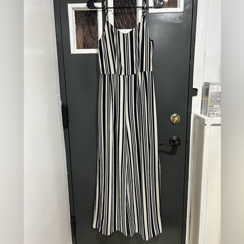 Monteau Black and White Striped Outfit